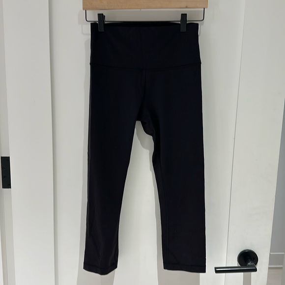 lululemon athletica Pants - Lululemon Wunder leggings. Size 6.